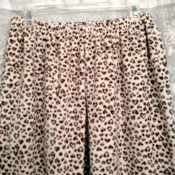 NEW Leopard & Cream Fleece Pajama Set, L - Picture 11 of 12